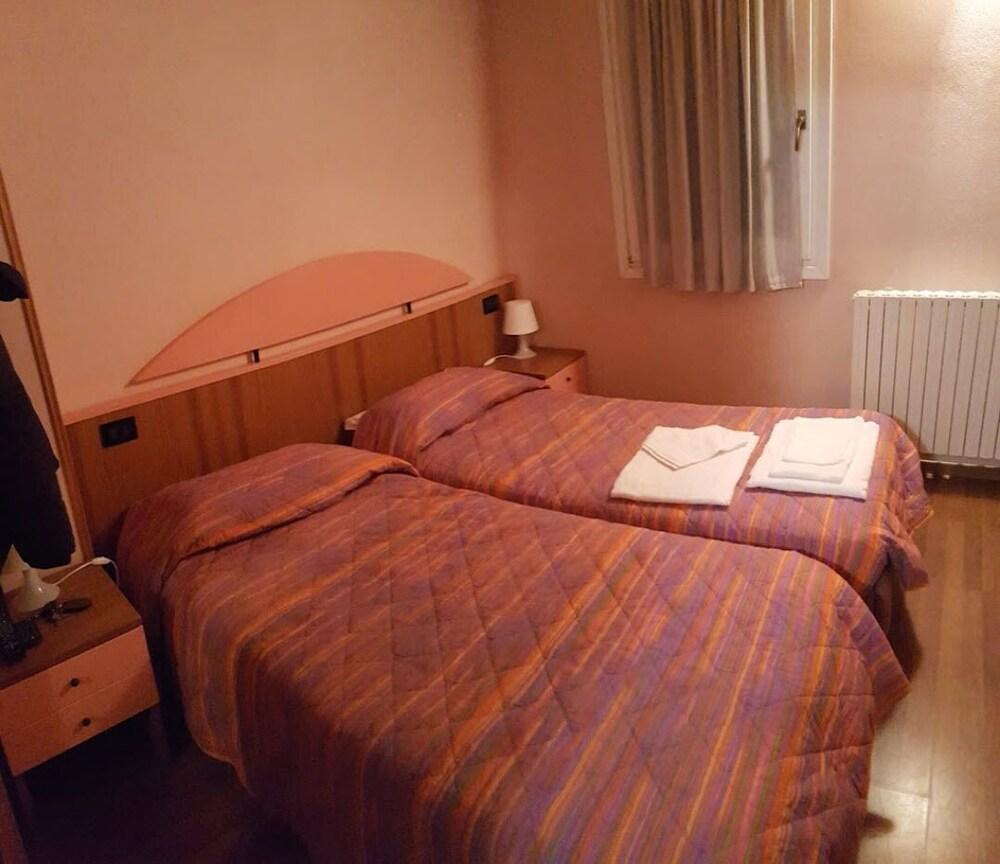 Hotel La Piazzetta Видичатико Экстерьер фото